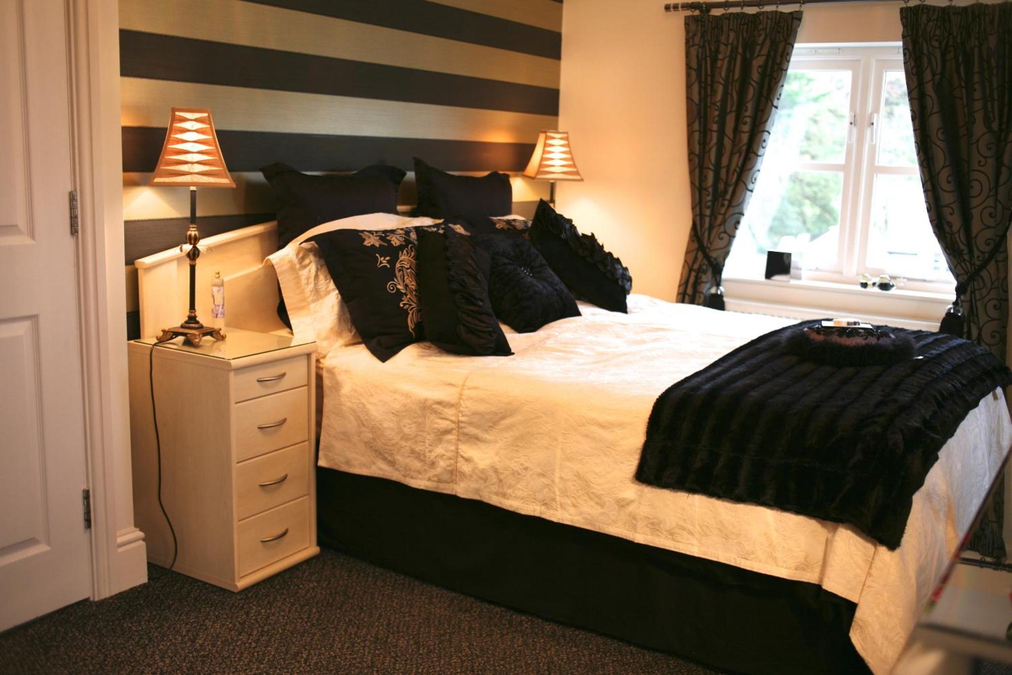 Y Garth Luxury Bed And Breakfast Dinas  Exterior photo